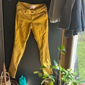 LEI Women's Yellow Corduroy Skinny Jeans